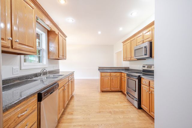 104 Redbud Dr, Shelbyville, TN 37160