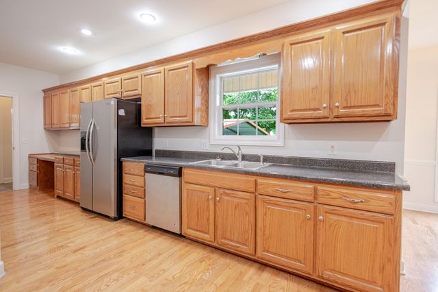 104 Redbud Dr, Shelbyville, TN 37160