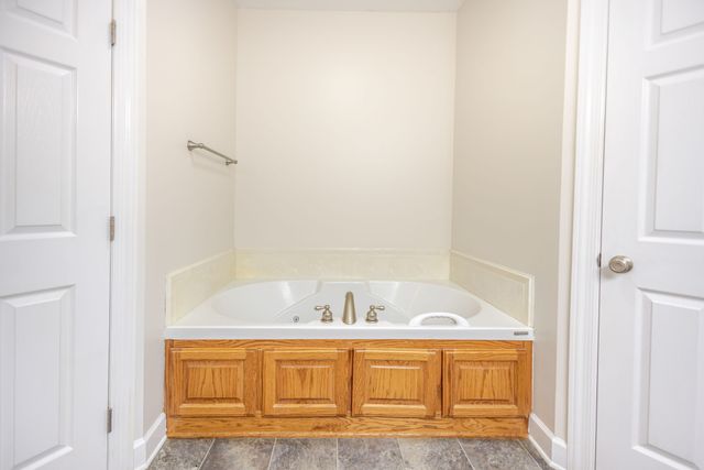 104 Redbud Dr, Shelbyville, TN 37160