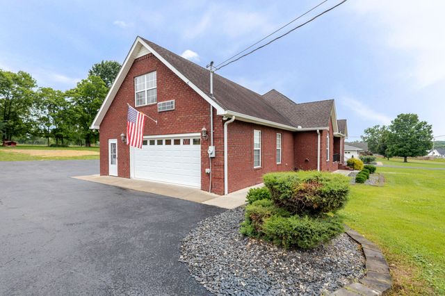 104 Redbud Dr, Shelbyville, TN 37160