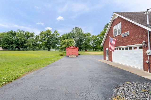 104 Redbud Dr, Shelbyville, TN 37160