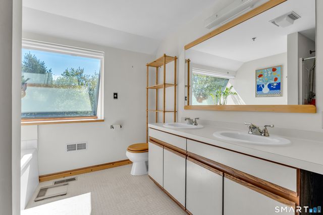446 Whitfield Street C, Guilford, CT 06437