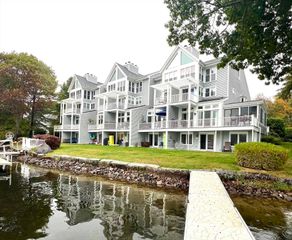 22 Union Point Rd 22, Webster, MA 01570
