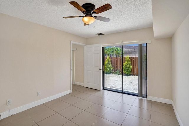 973 Springdale Circle 97-C, Palm Springs, FL 33461