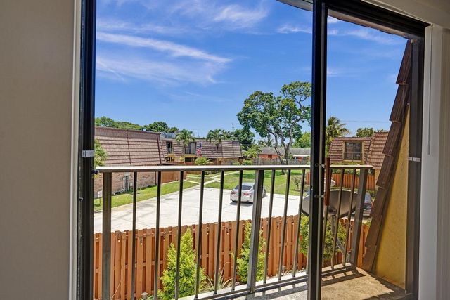 973 Springdale Circle 97-C, Palm Springs, FL 33461