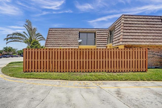 973 Springdale Circle 97-C, Palm Springs, FL 33461