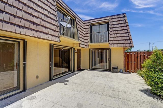 973 Springdale Circle 97-C, Palm Springs, FL 33461