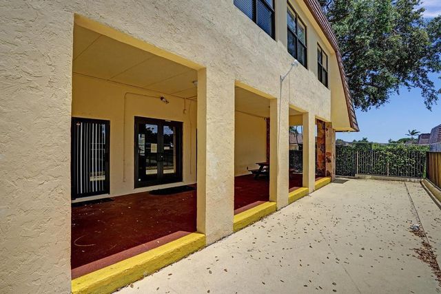 973 Springdale Circle 97-C, Palm Springs, FL 33461