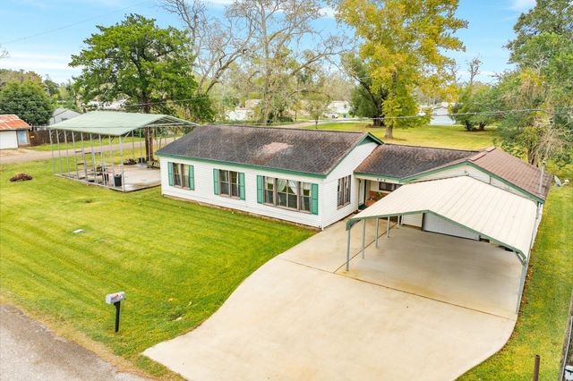 404 Chestnut Street, Brazoria, TX 77422