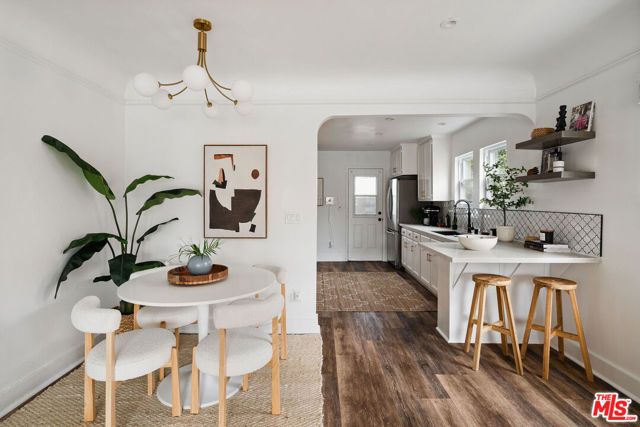 607 W 111th Place, Los Angeles, CA 90044