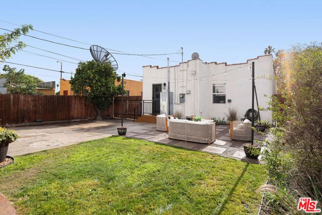 607 W 111th Place, Los Angeles, CA 90044