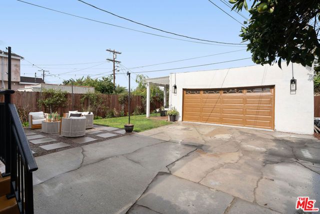 607 W 111th Place, Los Angeles, CA 90044