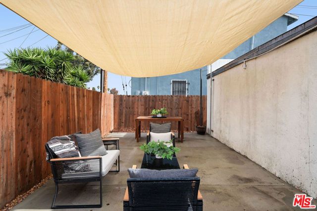 607 W 111th Place, Los Angeles, CA 90044
