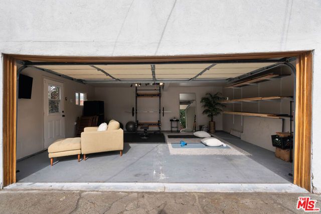 607 W 111th Place, Los Angeles, CA 90044