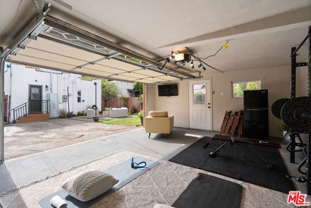 607 W 111th Place, Los Angeles, CA 90044