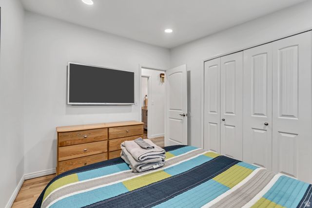 1697 E BUNKERHILL RD, Holladay, UT 84117