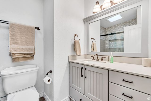 1697 E BUNKERHILL RD, Holladay, UT 84117