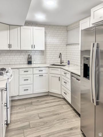 1697 E BUNKERHILL RD, Holladay, UT 84117