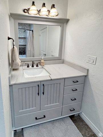 1697 E BUNKERHILL RD, Holladay, UT 84117