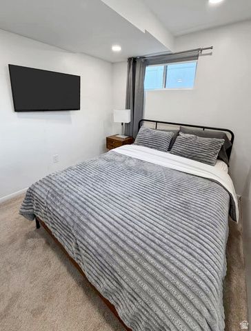 1697 E BUNKERHILL RD, Holladay, UT 84117