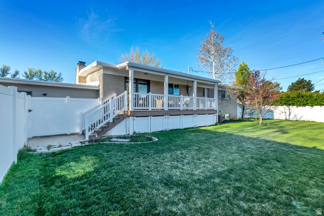 1697 E BUNKERHILL RD, Holladay, UT 84117