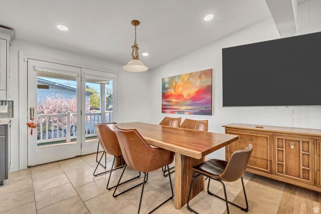 1697 E BUNKERHILL RD, Holladay, UT 84117