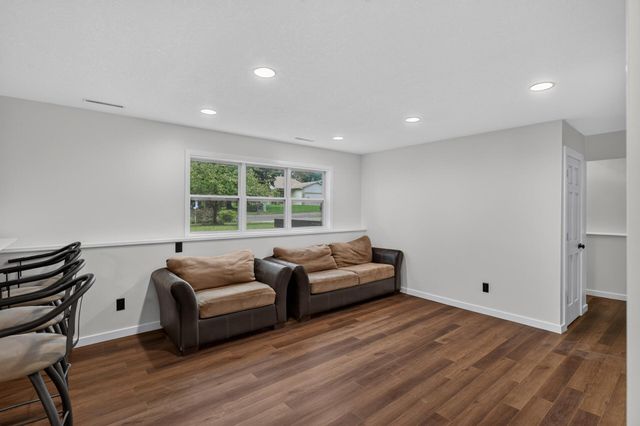 19205 Yale Street NW, Elk River, MN 55330