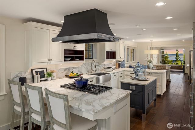 1010 6th Street W, Kirkland, WA 98033