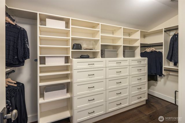 1010 6th Street W, Kirkland, WA 98033
