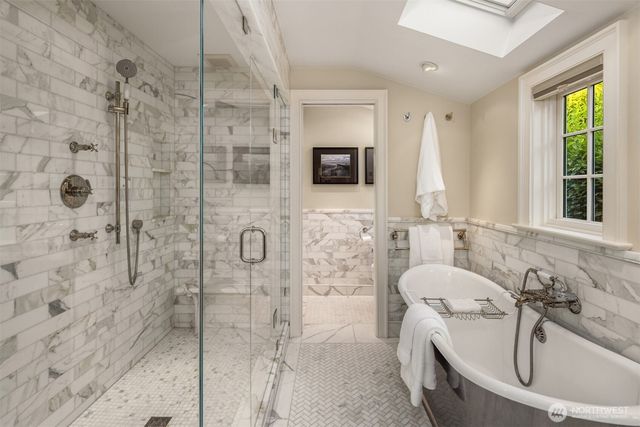 1010 6th Street W, Kirkland, WA 98033