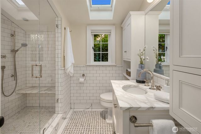 1010 6th Street W, Kirkland, WA 98033