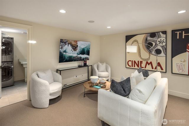 1010 6th Street W, Kirkland, WA 98033