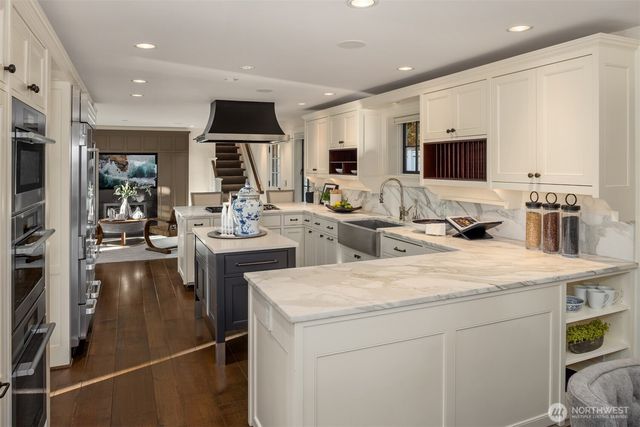 1010 6th Street W, Kirkland, WA 98033