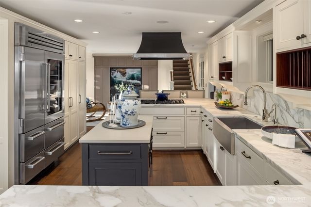 1010 6th Street W, Kirkland, WA 98033