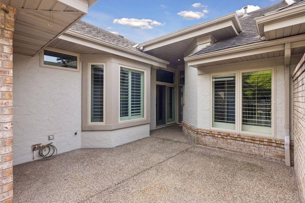 7238 Lewis Ridge Parkway, Edina, MN 55439 — photo 2