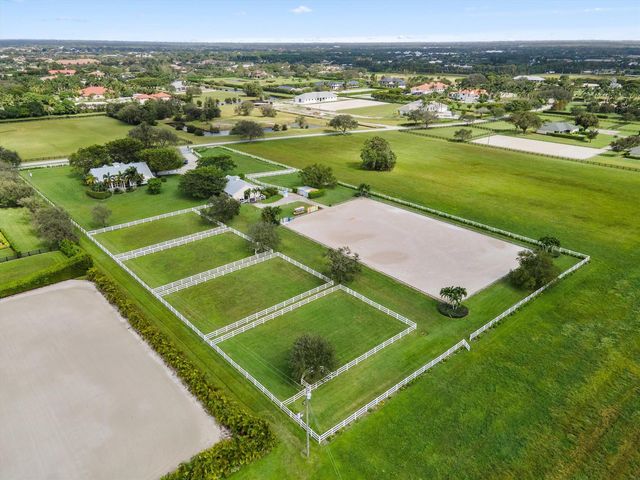 15416 Sunnyland Lane Barn, Wellington, FL 33414