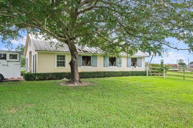 15416 Sunnyland Lane Barn, Wellington, FL 33414