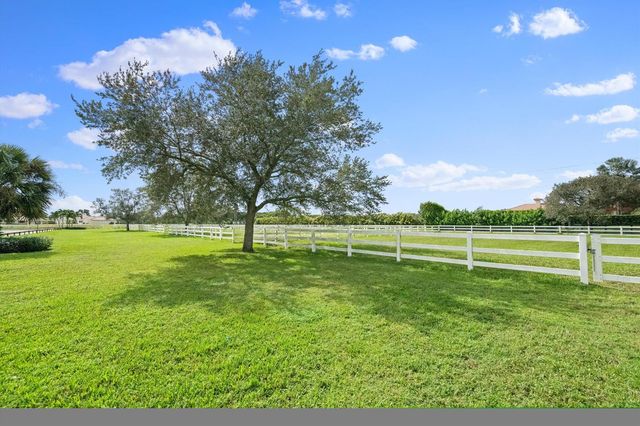 15416 Sunnyland Lane Barn, Wellington, FL 33414