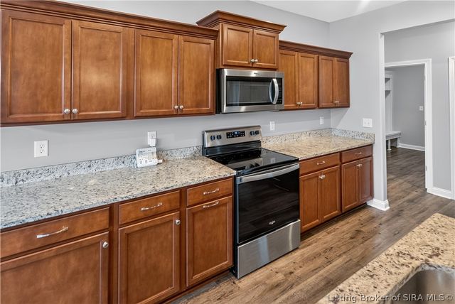 7012 Patriot Court, Charlestown, IN 47111