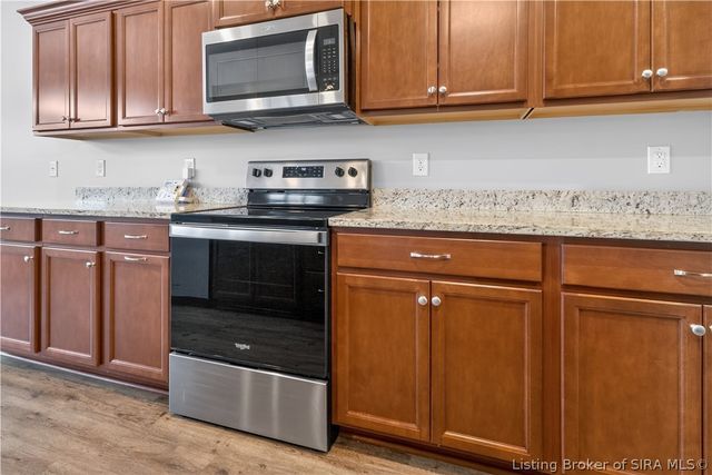 7012 Patriot Court, Charlestown, IN 47111