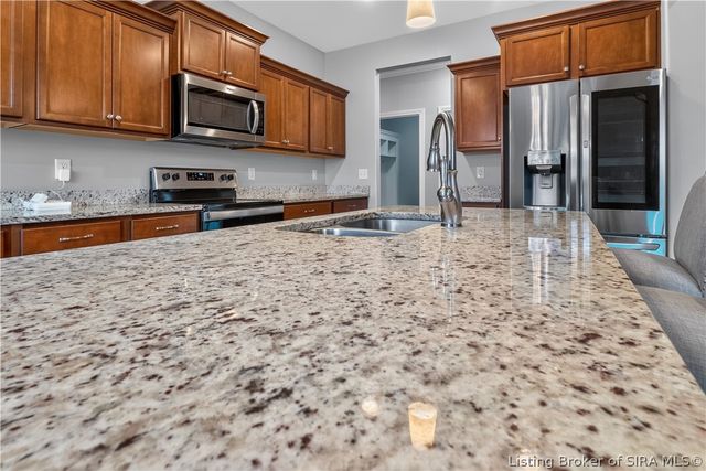 7012 Patriot Court, Charlestown, IN 47111