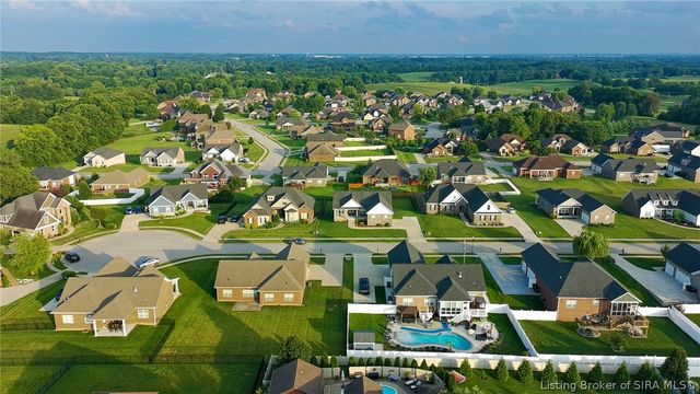 7012 Patriot Court, Charlestown, IN 47111