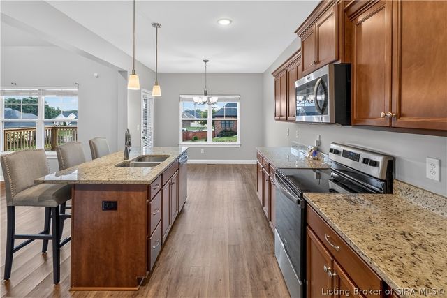 7012 Patriot Court, Charlestown, IN 47111