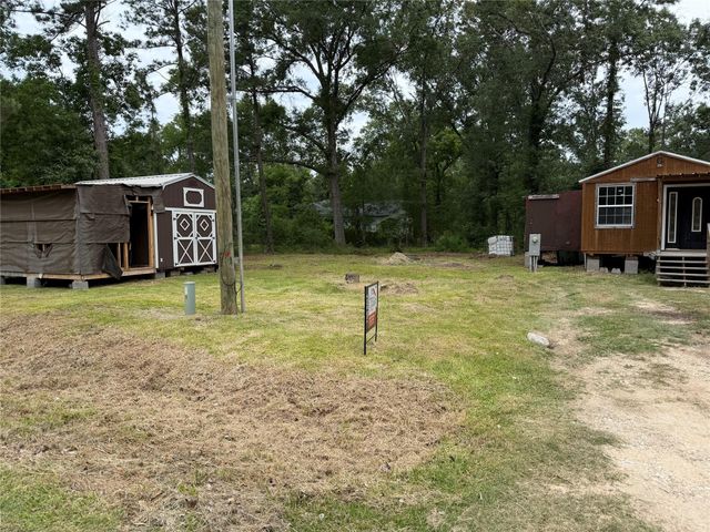 207 Robbie Road, Livingston, TX 77351