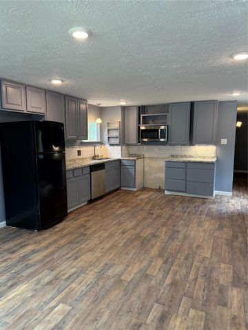 207 Robbie Road, Livingston, TX 77351