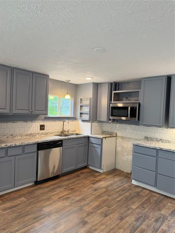 207 Robbie Road, Livingston, TX 77351