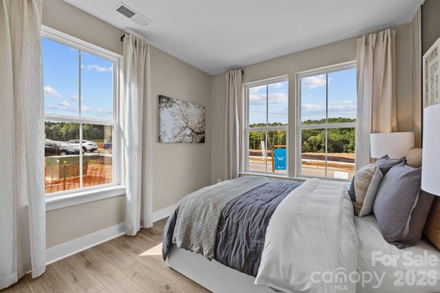 4117 Westbound Drive, Charlotte, NC 28278