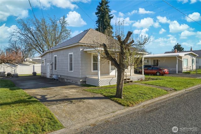 116 SW 9th Street, College Place, WA 99324