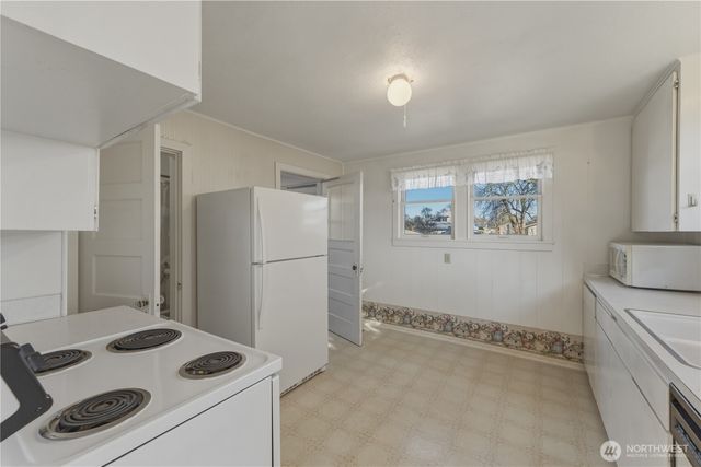 116 SW 9th Street, College Place, WA 99324