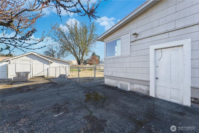 116 SW 9th Street, College Place, WA 99324